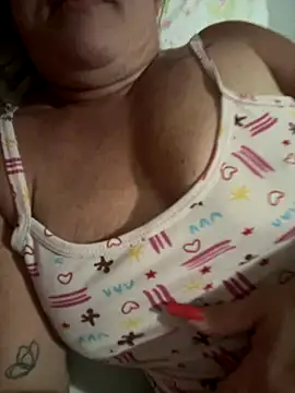 Snapshot of MaluLemos chatting on 09.26.25 MaluLemos online show from 09.26.25