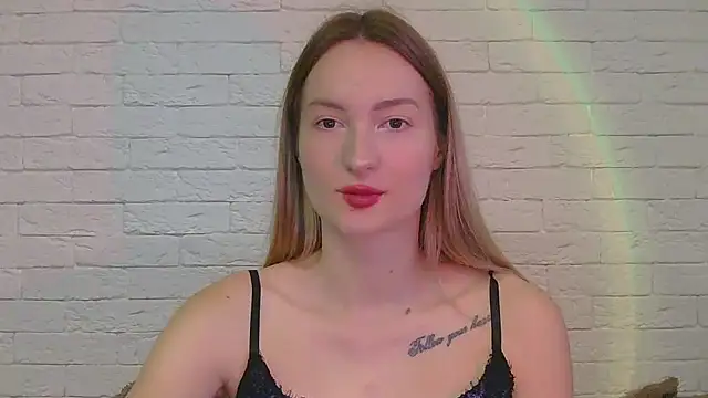 Snapshot of Alice_Sweet_01 chatting on 11.17.25 Alice Sweet 01 online show from 11.17.25