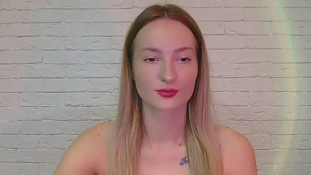 Snapshot of Alice_Sweet_01 chatting on 12.03.25 Alice Sweet 01 online show from 12.03.25