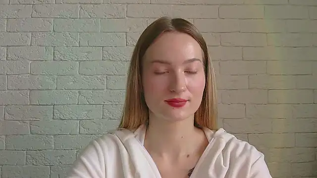Snapshot of Alice_Sweet_01 chatting on 12.18.25 Alice Sweet 01 online show from 12.18.25