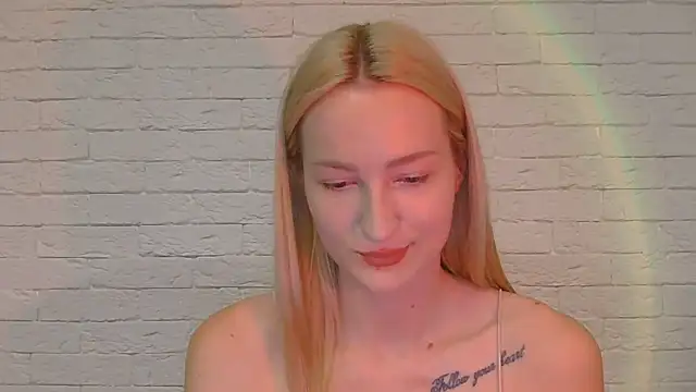 Snapshot of Alice_Sweet_01 chatting on 06.16.26 Alice Sweet 01 online show from 06.16.26