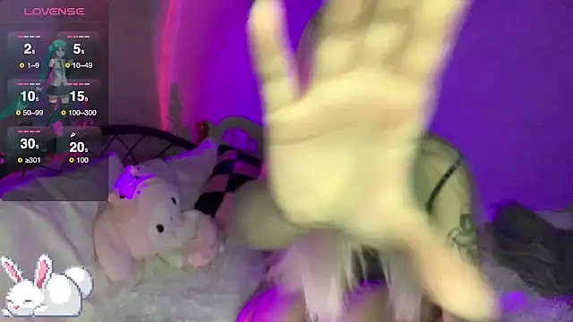 Snapshot of Elaincutee chatting on 09.24.25 Elaincutee online show from 09.24.25