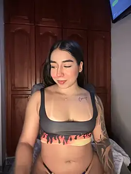 KaditaNavarro online show from 10.29.25