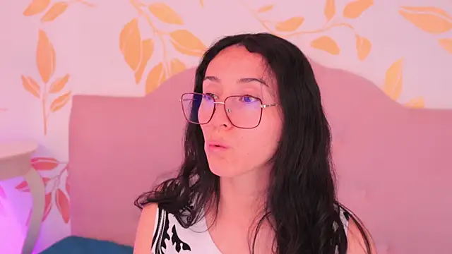 Snapshot of Ginevra_esposito chatting on 03.25.26 Ginevra esposito online show from 03.25.26