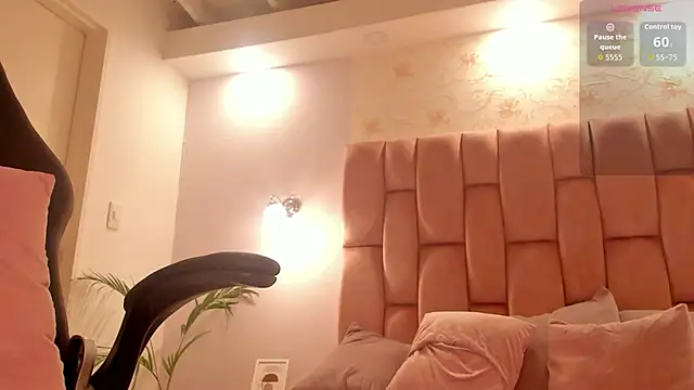 aishathornee online show from 01.18.26