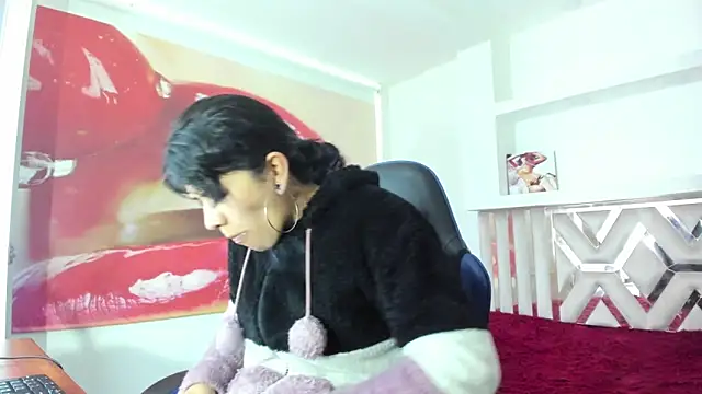 Raven Rouge  online show from 10.03.25