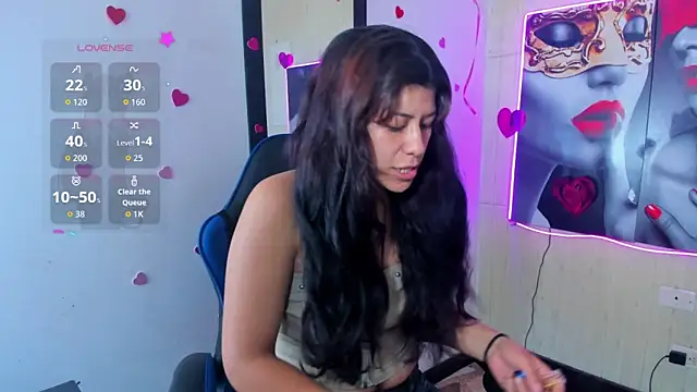 Snapshot of Raven_Rouge_ chatting on 04.24.26 Raven Rouge online show from 04.24.26