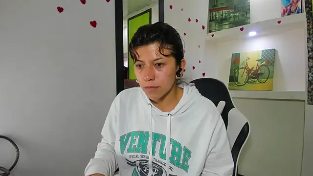 Snapshot of Raven_Rouge_ chatting on 05.17.26 Raven Rouge online show from 05.17.26