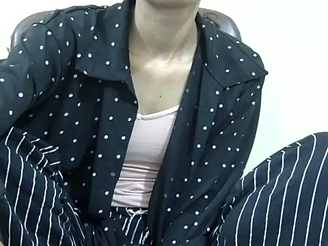 smallcuute online show from 11.09.25