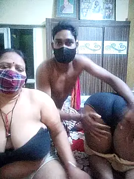 LoveOnStream online show from 02.15.26