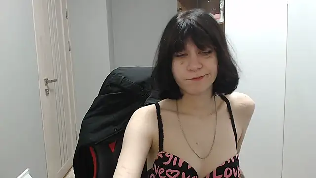 TinaQuiin online show from 10.13.25