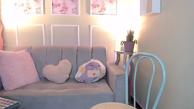 CurlyDani online show from 02.28.26