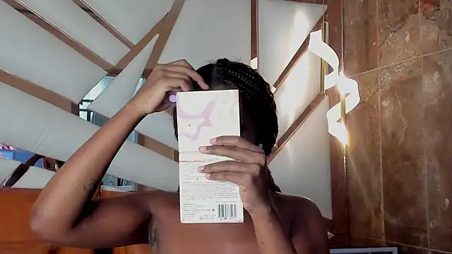 AbbieCyruz online show from 11.12.25