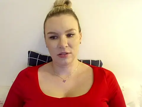 Snapshot of SadieBrilliance chatting on 10.02.25 SadieBrilliance online show from 10.02.25