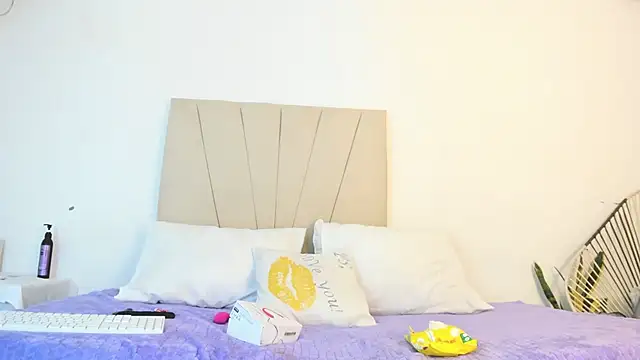  Miaa khalifa  online show from 10.03.25