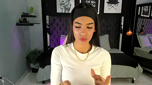 kitty collins  online show from 09.10.25