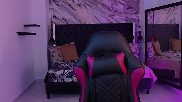 kitty collins  online show from 04.05.26