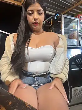 Isaa-Sweet online show from 03.12.26