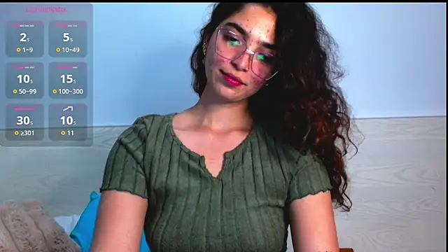 Snapshot of Ariagal chatting on 09.11.25 Ariagal online show from 09.11.25