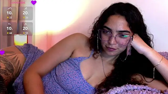 Snapshot of Ariagal chatting on 10.23.25 Ariagal online show from 10.23.25