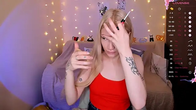 AnyaTaylor  online show from 09.27.25