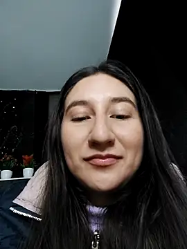Snapshot of LunaBaby- chatting on 10.23.25 LunaBaby- online show from 10.23.25