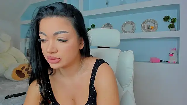 Snapshot of juicyjulie_ chatting on 10.11.25 juicyjulie  online show from 10.11.25