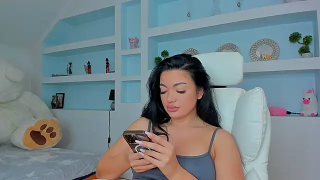 Snapshot of juicyjulie_ chatting on 10.15.25 juicyjulie  online show from 10.15.25