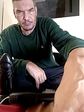 twitshe online show from 11.24.25