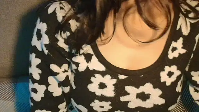 Snapshot of SWEET-18-TEEN chatting on 03.22.26 SWEET-18-TEEN online show from 03.22.26