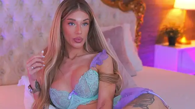 EllieRedd online show from 10.27.25