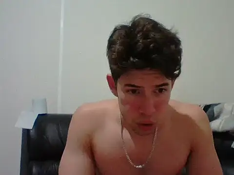 Maxtaylor18 online show from 11.13.25