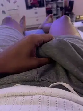 Snapshot of shaker75019paris chatting on 09.21.25 shaker75019paris online show from 09.21.25