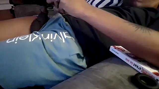 Snapshot of shaker75019paris chatting on 11.15.25 shaker75019paris online show from 11.15.25