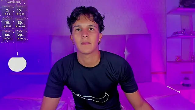 Leo Savage  online show from 09.25.25