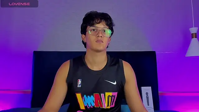 Leo Savage  online show from 11.05.25