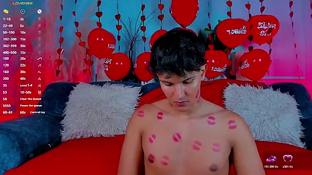 Leo Savage  online show from 02.15.26