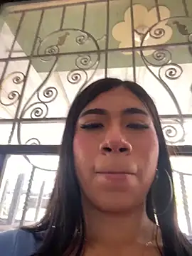 Snapshot of LiaSaenz27 chatting on 09.20.25 LiaSaenz27 online show from 09.20.25