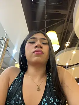 Snapshot of LiaSaenz27 chatting on 10.08.25 LiaSaenz27 online show from 10.08.25