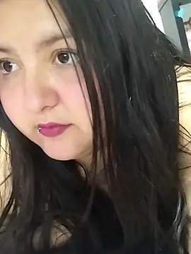 Snapshot of SoffiiCurvy chatting on 09.16.25 SoffiiCurvy online show from 09.16.25