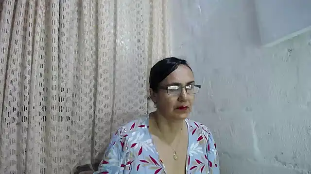 gabbyparker  online show from 11.11.25