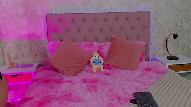 HannahCollyns online show from 09.25.25