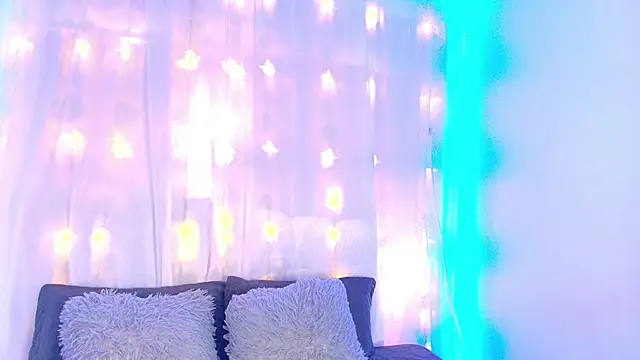 LilyRousee online show from 11.15.25