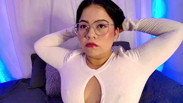 Snapshot of LilyRousee chatting on 04.24.26 LilyRousee online show from 04.24.26