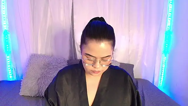 Snapshot of LilyRousee chatting on 06.21.26 LilyRousee online show from 06.21.26