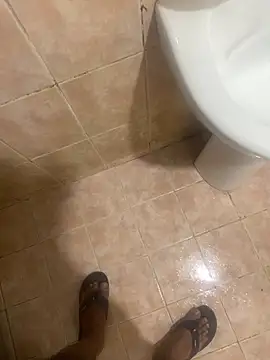 Snapshot of Binuthomas chatting on 03.23.26 Binuthomas online show from 03.23.26