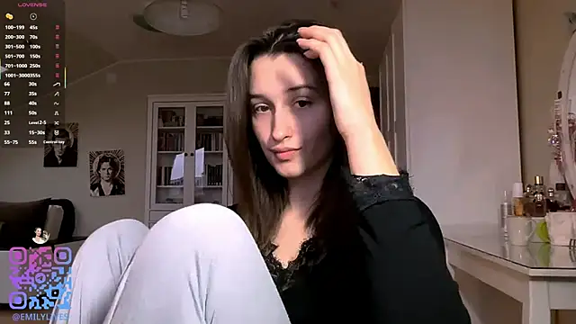 Snapshot of DarlineBrustera chatting on 03.31.26 DarlineBrustera online show from 03.31.26