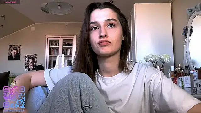 Snapshot of DarlineBrustera chatting on 04.05.26 DarlineBrustera online show from 04.05.26