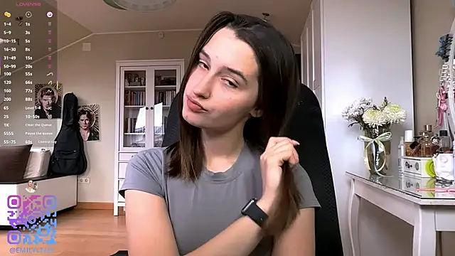 Snapshot of DarlineBrustera chatting on 04.12.26 DarlineBrustera online show from 04.12.26