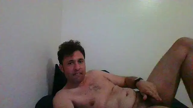 Snapshot of micgolf2025 chatting on 10.28.25 micgolf2025 online show from 10.28.25